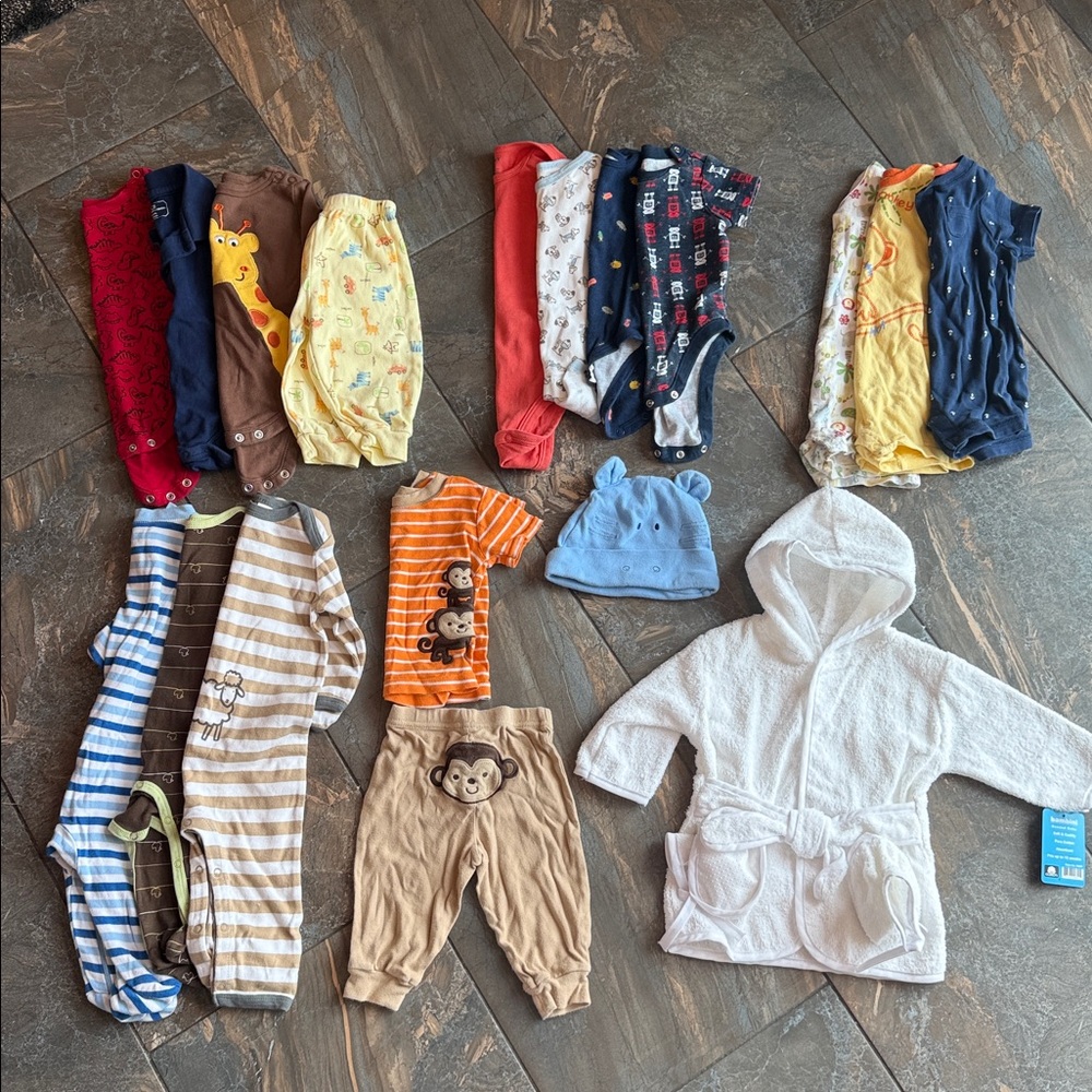 21 piece 3-6 month boys mixed clothing lot- bright multi-color sets - Picture 14 of 14